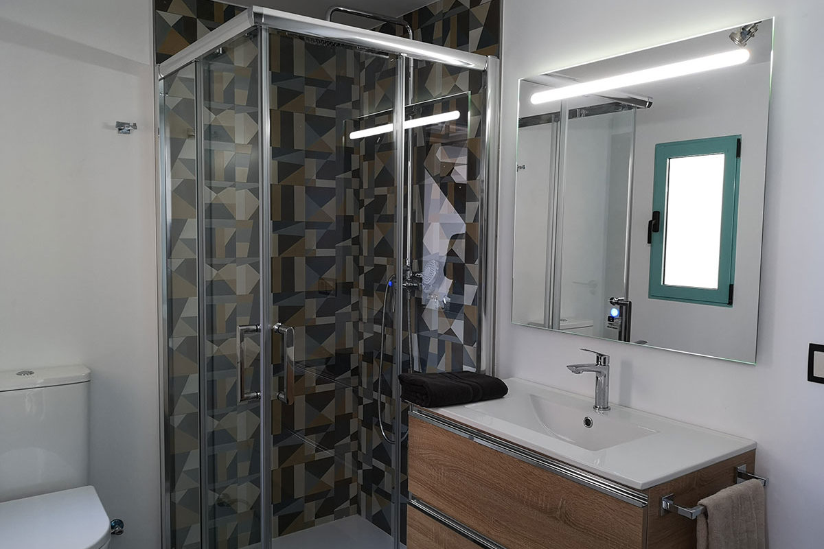 reformas-baños-alicante-elche-benidorm Interiorismo y reformas baños en Alicante