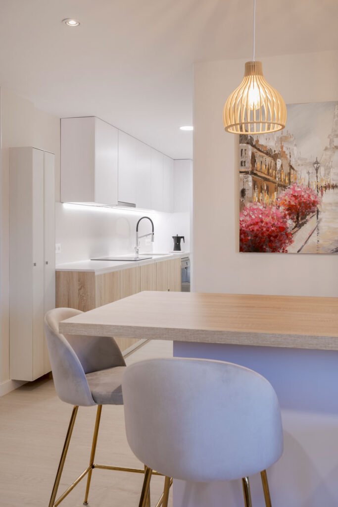 Reforma de cocina y salón en Alicante. reforma abrir cocina al salón