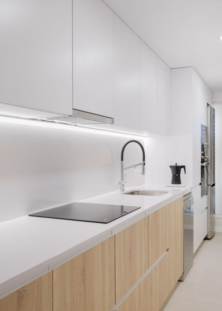 Reforma de cocina y salón en Alicante. reforma abrir cocina al salón